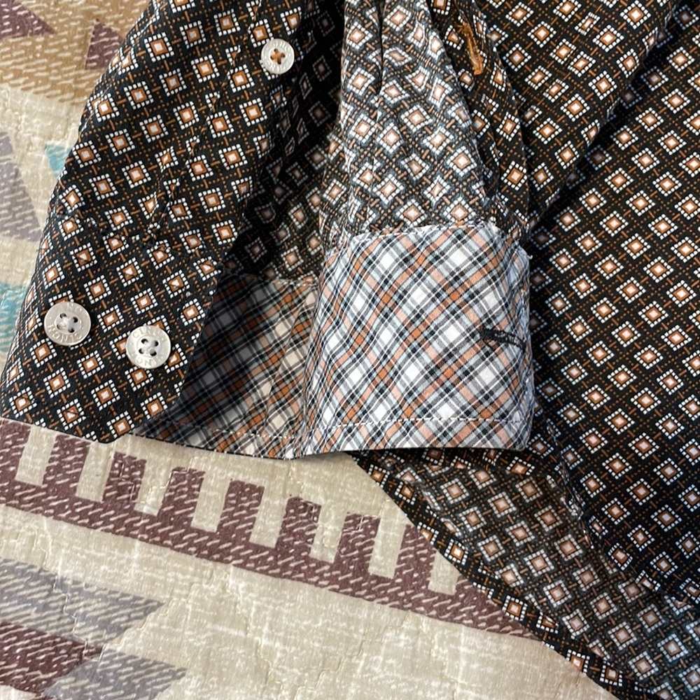 Cinch Ling Sleeve Button Down. Medium - image 4